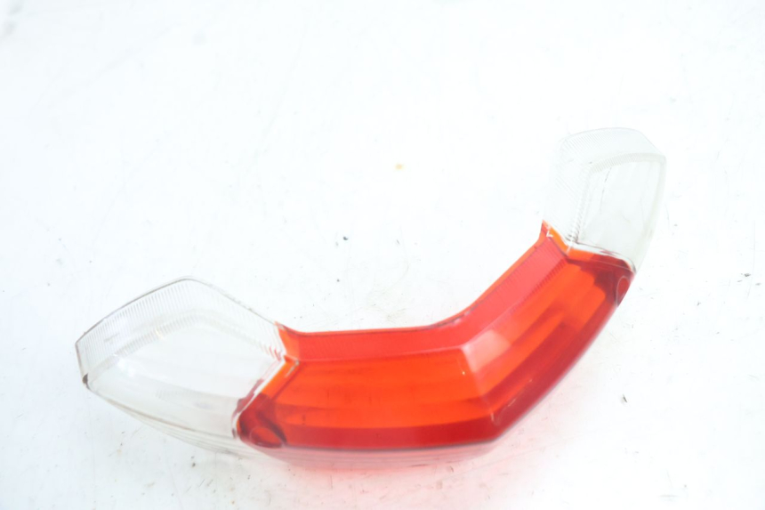 photo de CABOCHON FEU ARRIERE PEUGEOT KISBEE 4T 50 (2010 - 2017) - Autre angle de vue