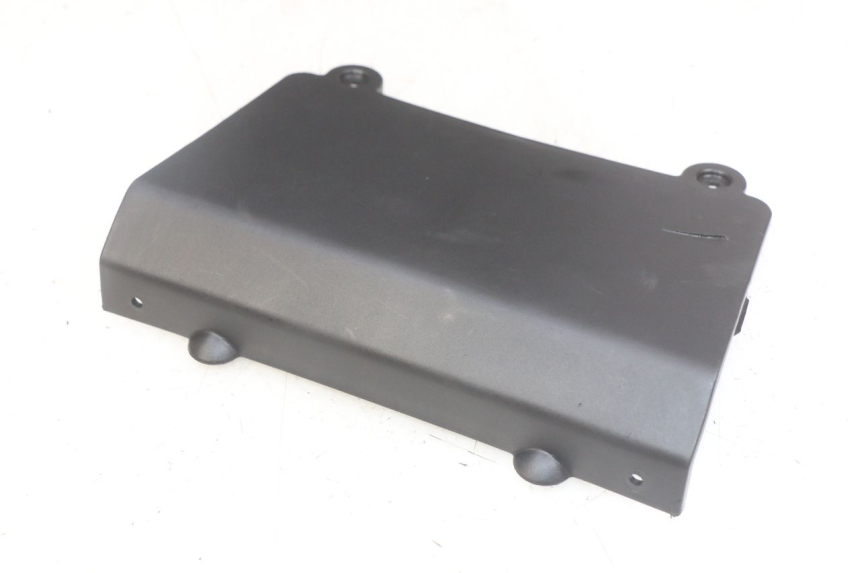 photo de CACHE BATTERIE KYMCO AGILITY 16+ 4T 50 (2018 - 2023) - Zoom état d’usage