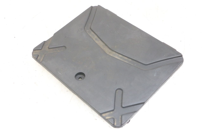 photo de CACHE BATTERIE KYMCO AGILITY 4T 50 (2018 - 2022) - Détail de la pièce