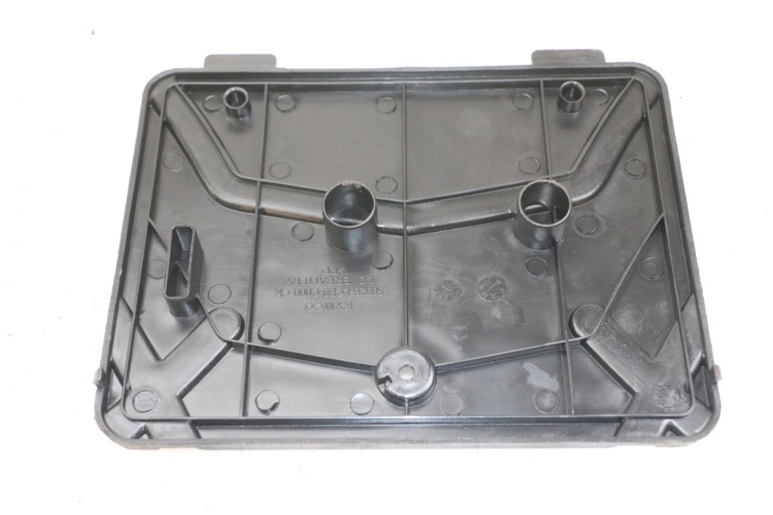 photo de CACHE BATTERIE KYMCO AGILITY 4T 50 (2018 - 2022) - Autre angle de vue