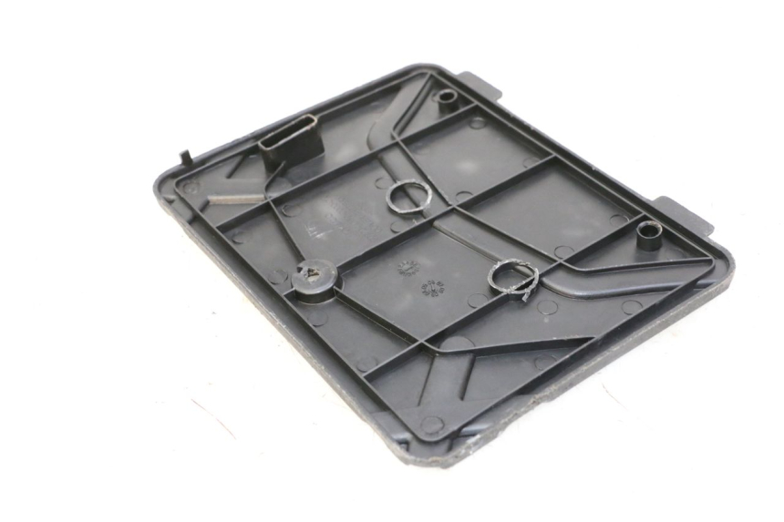 photo de CACHE BATTERIE KYMCO AGILITY 4T 50 (2005 - 2018) - Détail de la pièce