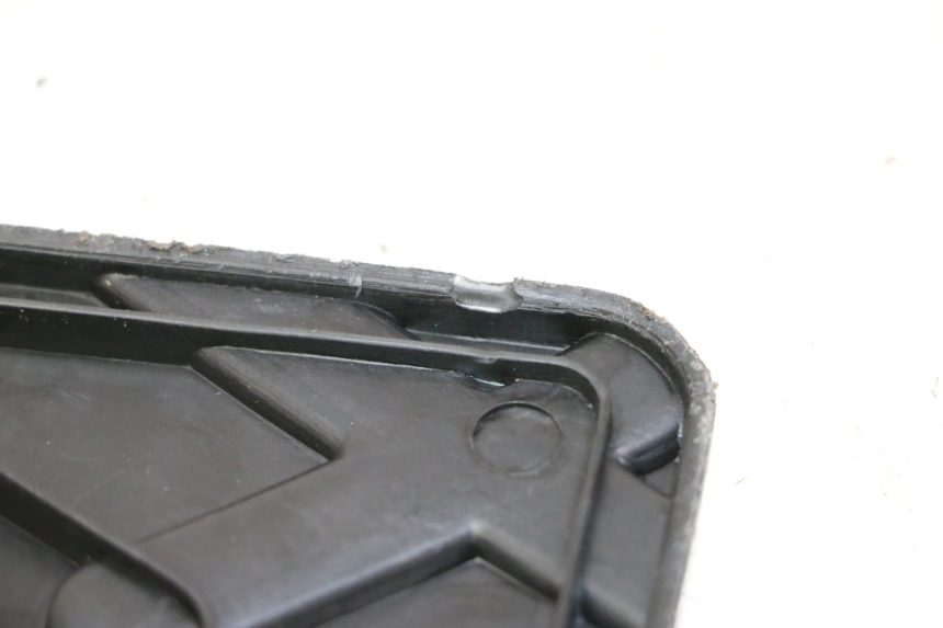 photo de CACHE BATTERIE KYMCO AGILITY 4T 50 (2005 - 2018) - Autre angle de vue