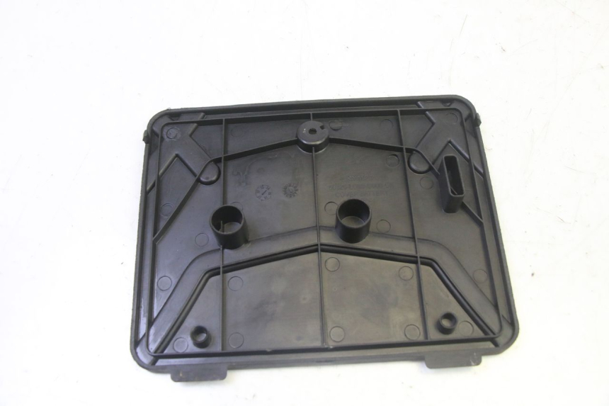 photo de CACHE BATTERIE KYMCO AGILITY 4T 50 (2005 - 2018) - Autre angle de vue