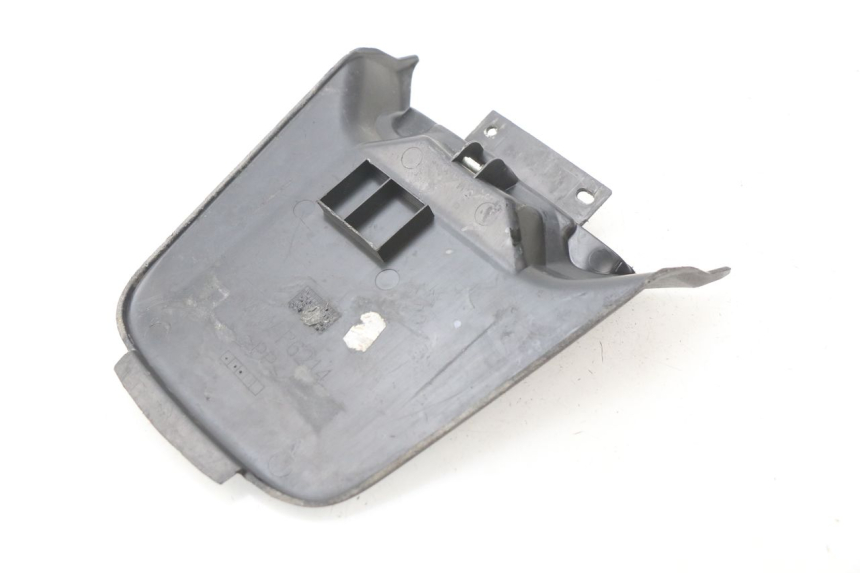 photo de CACHE BATTERIE MBK BOOSTER SPIRIT 50 (2004 - 2017) - Détail de la pièce