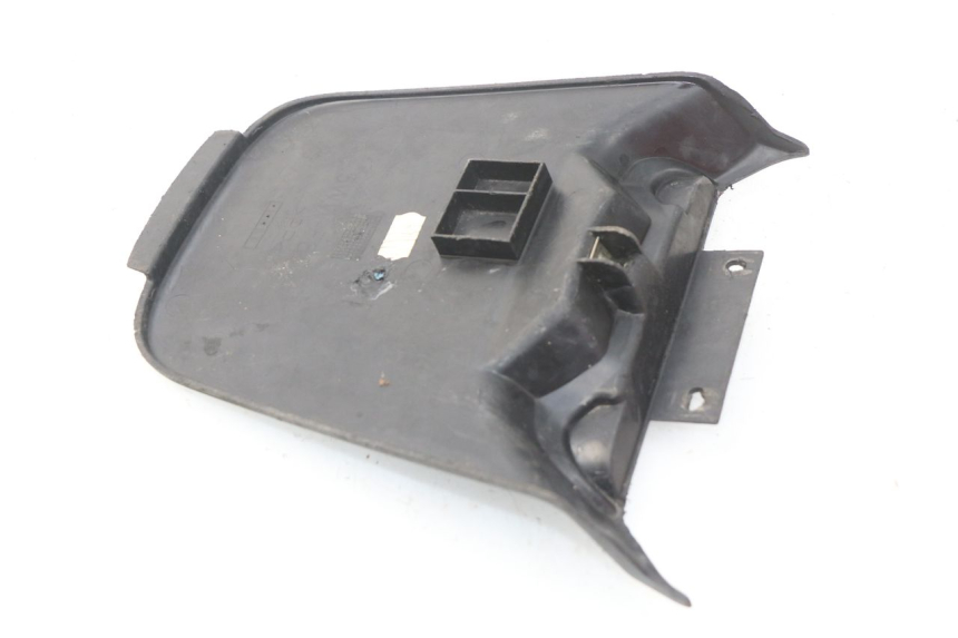 photo de CACHE BATTERIE MBK BOOSTER SPIRIT 50 (2004 - 2017) - Détail de la pièce