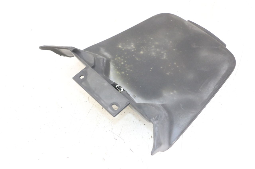 photo de CACHE BATTERIE MBK BOOSTER SPIRIT 50 (2004 - 2017) - Zoom état d’usage