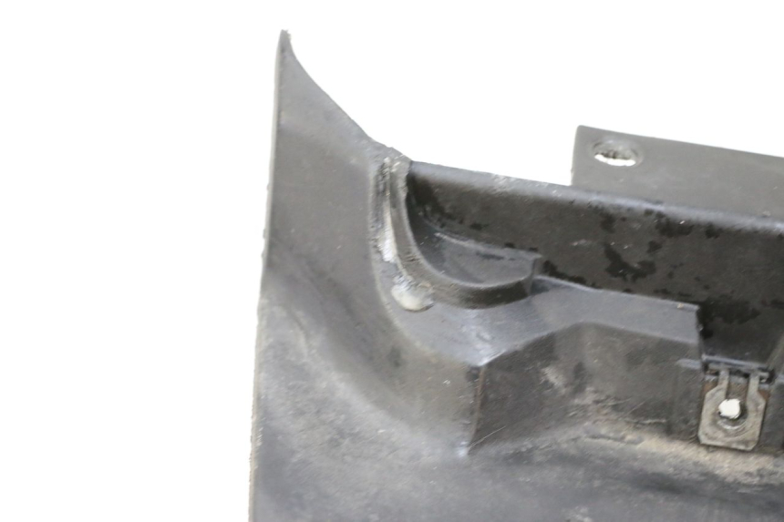 photo de CACHE BATTERIE MBK BOOSTER SPIRIT 50 (2004 - 2017) - Zoom état d’usage