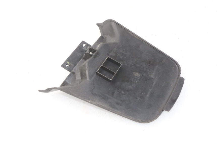 photo de CACHE BATTERIE MBK BOOSTER SPIRIT NAKED 50 (2004 - 2017) - Détail de la pièce