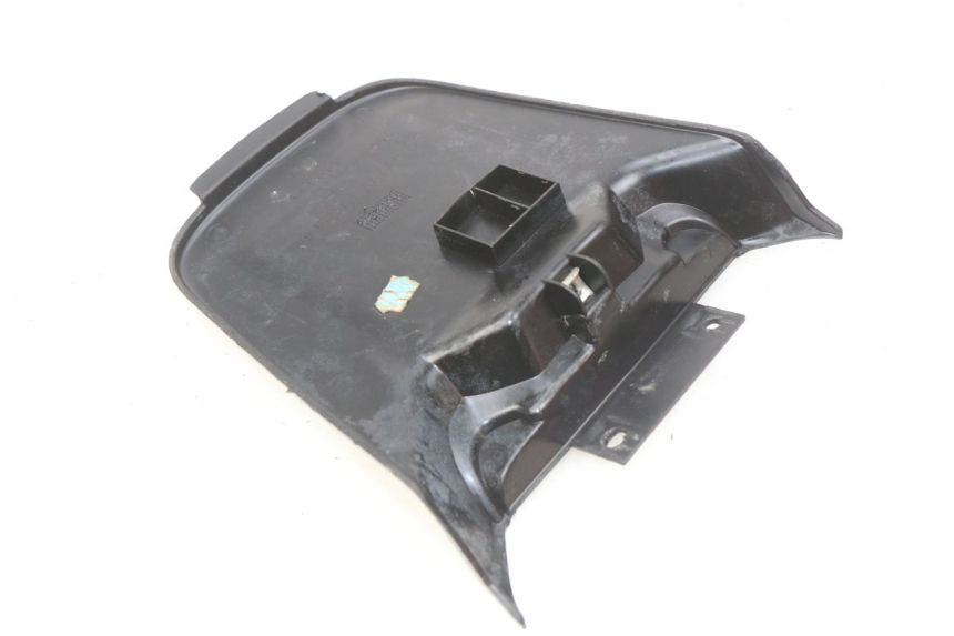 photo de CACHE BATTERIE MBK BOOSTER SPIRIT NAKED 50 (2004 - 2017) - Détail de la pièce