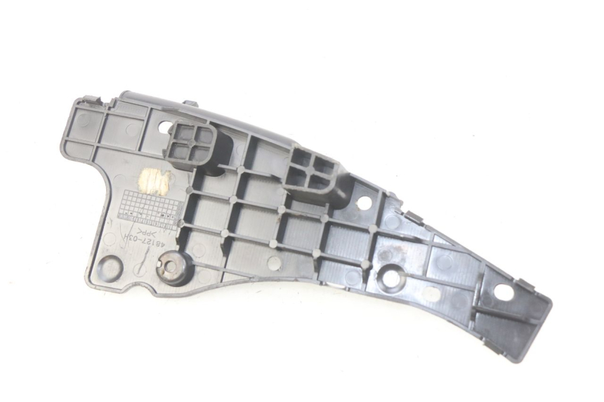 photo de CACHE BATTERIE SUZUKI BURGMAN 125 (2007 - 2014) - Détail de la pièce