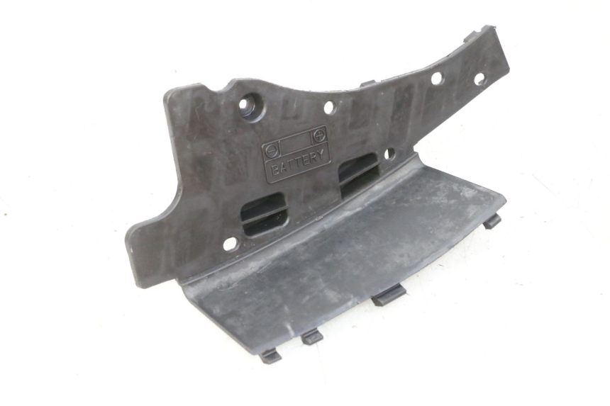 photo de CACHE BATTERIE SUZUKI BURGMAN 125 (2007 - 2014) - Vue principale