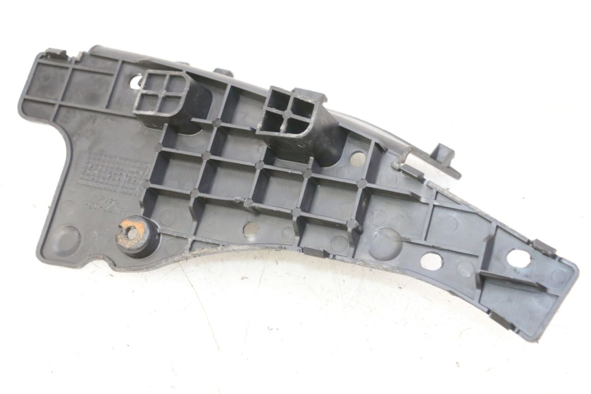 photo de CACHE BATTERIE SUZUKI BURGMAN 125 (2007 - 2014) - Zoom état d’usage