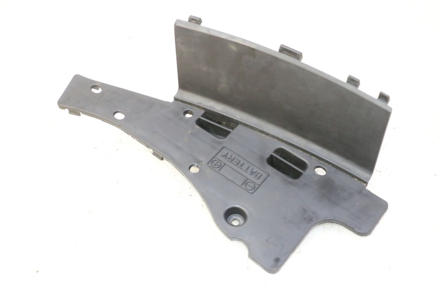 photo de CACHE BATTERIE SUZUKI BURGMAN 125 (2007 - 2014) - Vue principale