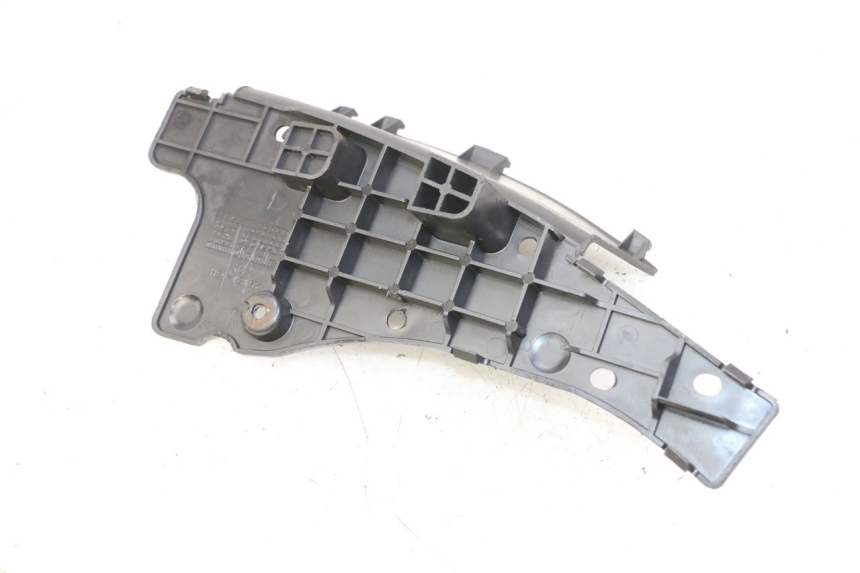 photo de CACHE BATTERIE SUZUKI BURGMAN 125 (2007 - 2014) - Zoom état d’usage