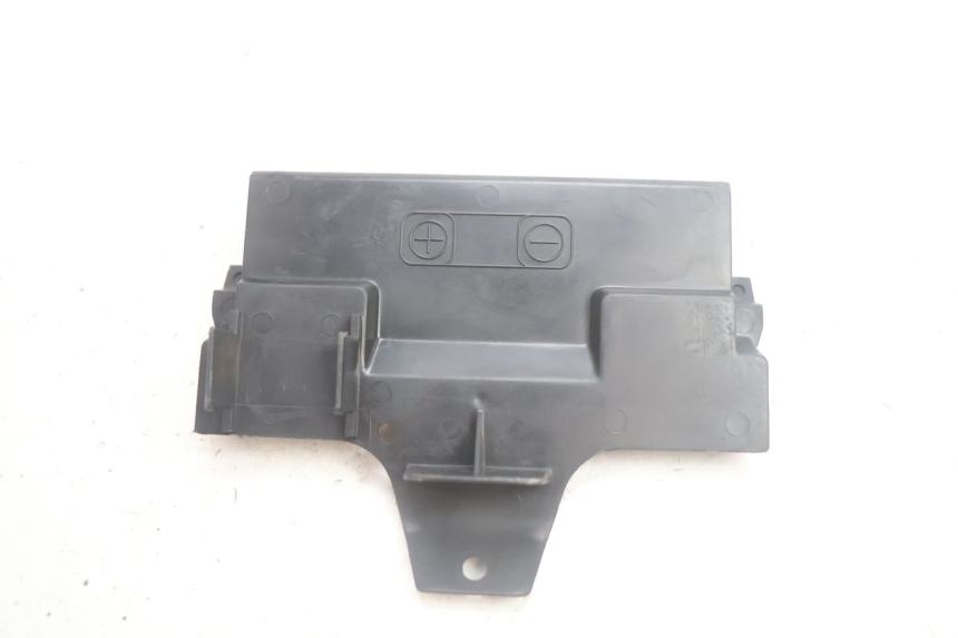 photo de CACHE BATTERIE SUZUKI BURGMAN EXECUTIVE ABS 650 (2006 - 2012) - Vue principale