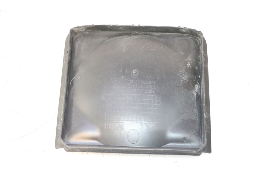photo de CACHE BATTERIE PEUGEOT CITYSTAR 125 (2011 - 2017) - Autre angle de vue