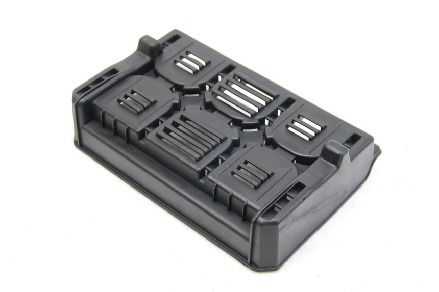 photo de CACHE BATTERIE PEUGEOT E-VIVACITY 1 (2012 - 2018) - Détail de la pièce