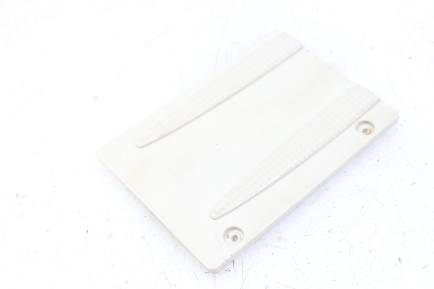 photo de CACHE BATTERIE EUROCKA RETRO 50 (2007 - 2014) - Détail de la pièce