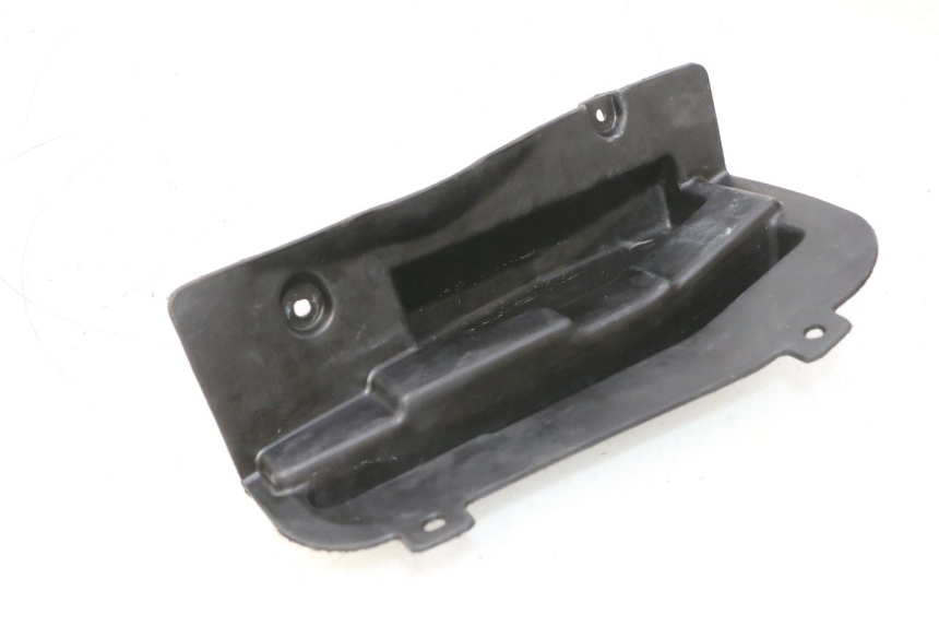photo de CACHE BATTERIE HONDA FES PANTHEON 125 (2003 - 2007) - Autre angle de vue