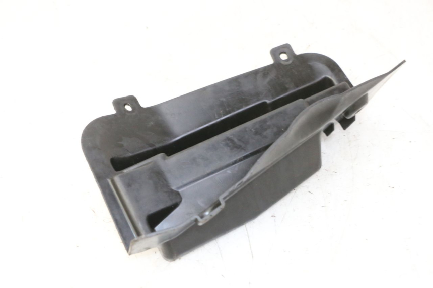 photo de CACHE BATTERIE HONDA FES S-WING SWING ABS 125 (2007 - 2015) - Autre angle de vue