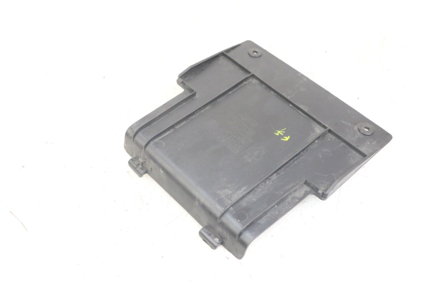 photo de CACHE BATTERIE SYM FIDDLE 3 III 125 (2014 - 2020) - Zoom état d’usage