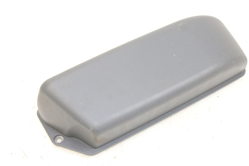 photo de CACHE BATTERIE PIAGGIO FLY 125 (2005 - 2012) - Vue principale