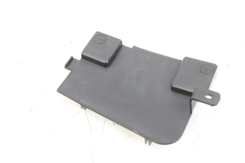 photo de CACHE BATTERIE SYM GTS EVO 125 (2009 - 2013) - Zoom état d’usage