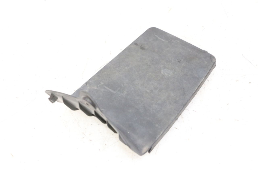 photo de CACHE BATTERIE PEUGEOT KISBEE 2T 50 (2010 - 2017) - Gros plan technique