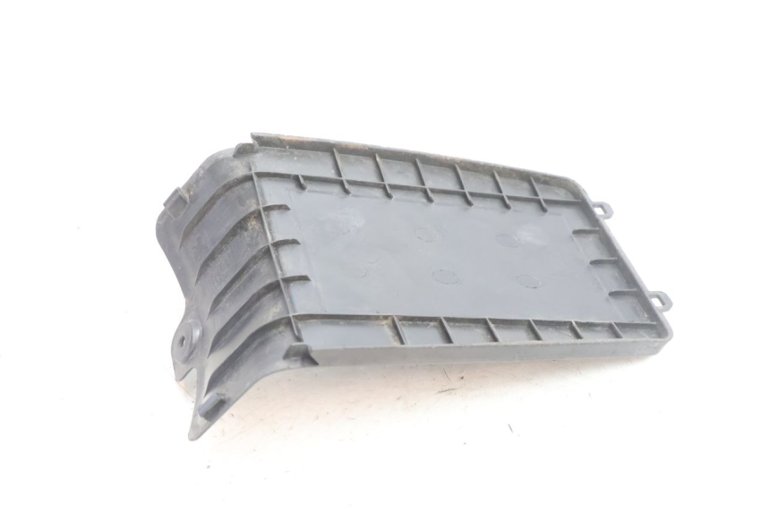 photo de CACHE BATTERIE PEUGEOT KISBEE 2T 50 (2010 - 2017) - Points de fixation