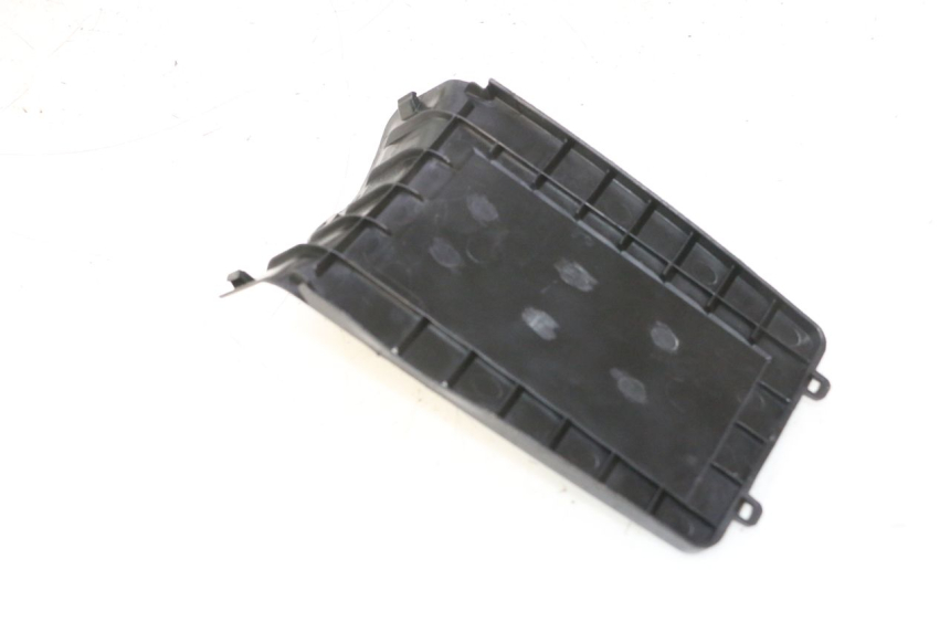 photo de CACHE BATTERIE PEUGEOT KISBEE 4T 50 (2023 - 2026) - Vue d’ensemble