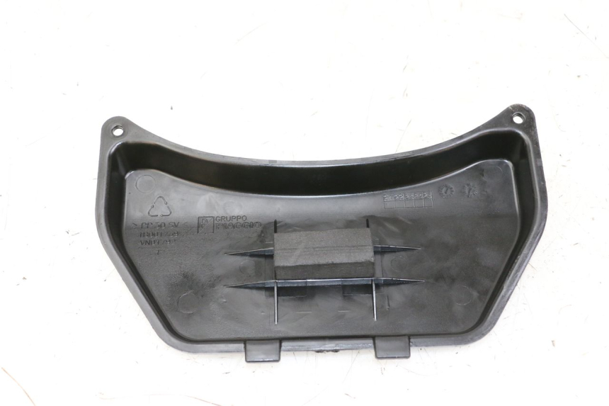 photo de CACHE BATTERIE PIAGGIO LIBERTY IGET 4T 50 (2021 - 2025) - Détail de la pièce