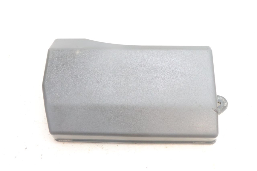 photo de CACHE BATTERIE PIAGGIO LIBERTY 125 (1998 - 2008) - Détail de la pièce