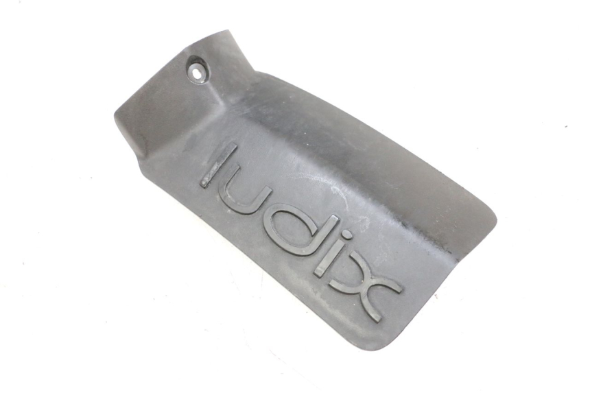 photo de CACHE BATTERIE PEUGEOT LUDIX 50 (2005 - 2007) - Gros plan technique