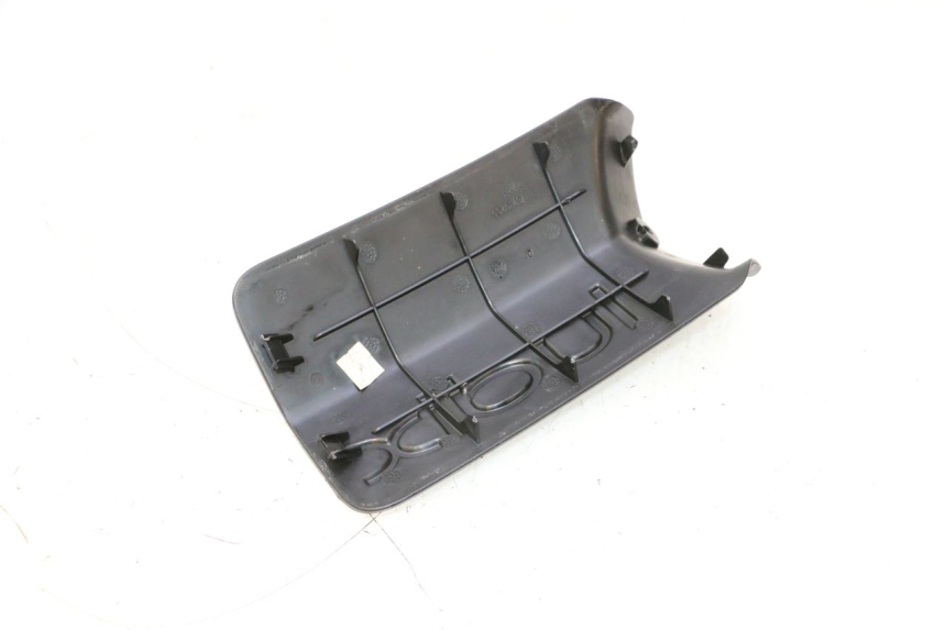 photo de CACHE BATTERIE PEUGEOT LUDIX 50 (2008 - 2017) - Zoom état d’usage