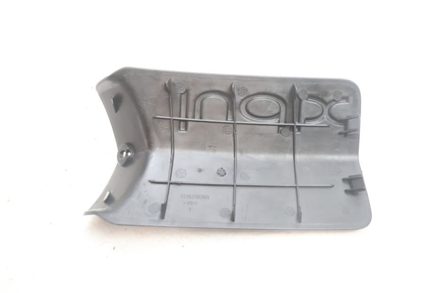 photo de CACHE BATTERIE PEUGEOT LUDIX 50 (2005 - 2007) - Autre angle de vue