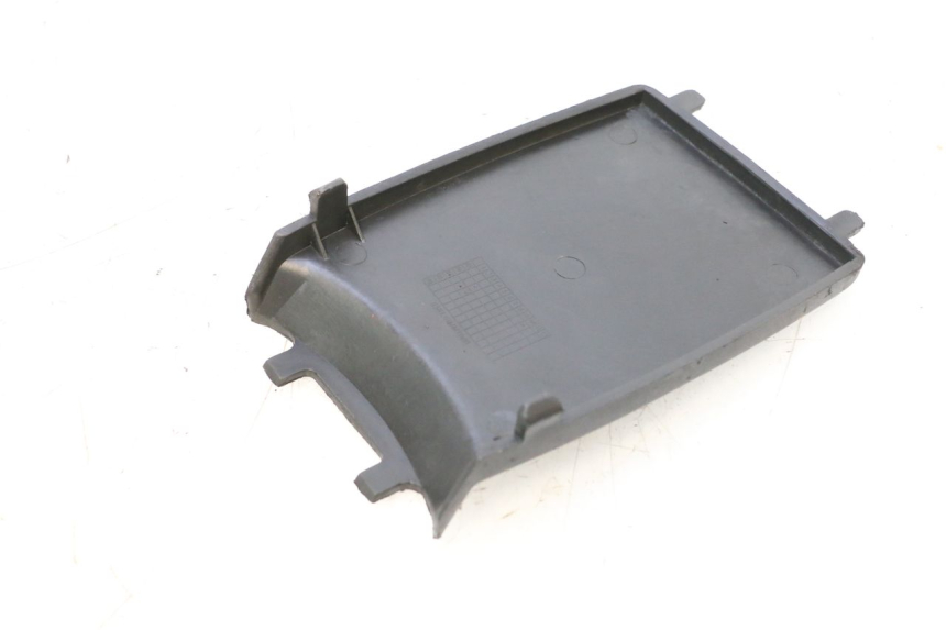 photo de CACHE BATTERIE KEEWAY MATRIX RX9 125 (2006 - 2007) - Zoom état d’usage