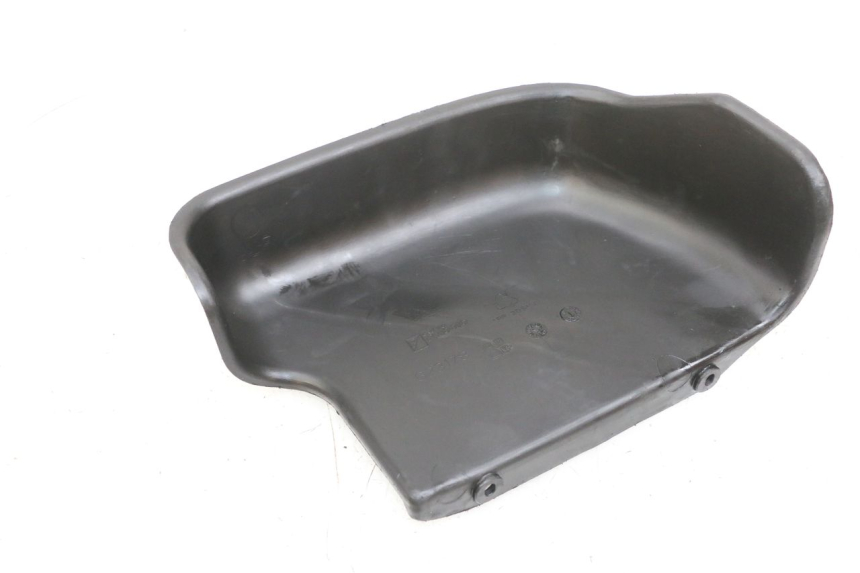 photo de CACHE BATTERIE PIAGGIO MP3 RL 250 (2006 - 2010) - Zoom état d’usage