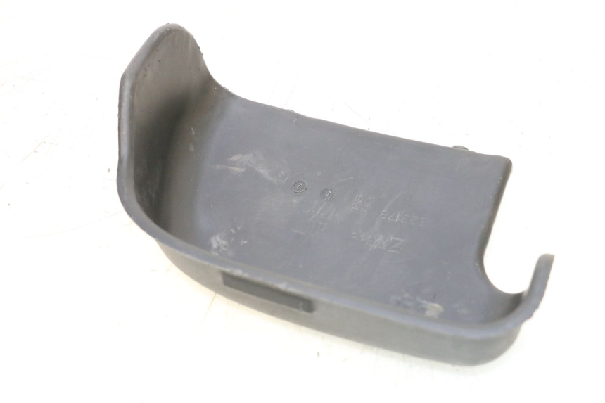 photo de CACHE BATTERIE PIAGGIO MP3 RL 250 (2006 - 2010) - Autre angle de vue
