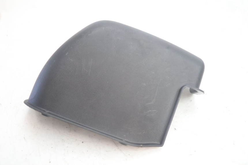 photo de CACHE BATTERIE PIAGGIO MP3 500 (2011 - 2015) - Zoom état d’usage