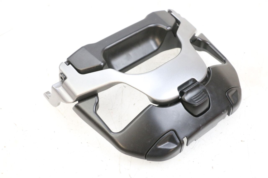 photo de CACHE BATTERIE YAMAHA NEO'S CORE 1 (2022 - 2026) - Gros plan technique