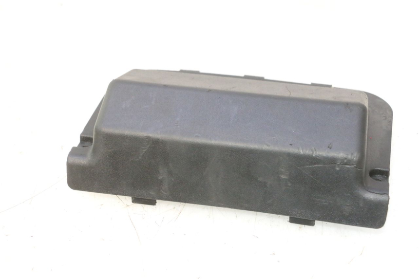 photo de CACHE BATTERIE PIAGGIO NEW TYPHOON 50 (2018 - 2021) - Gros plan technique