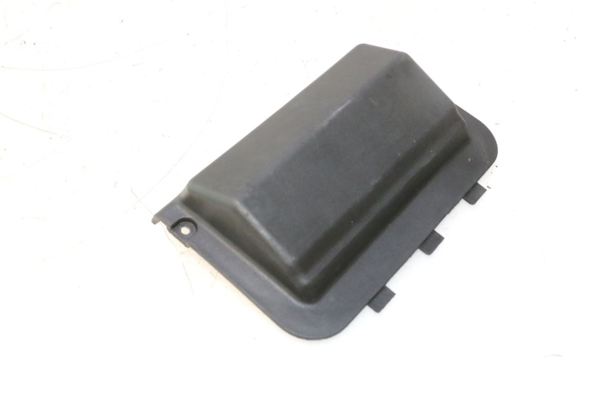 photo de CACHE BATTERIE PIAGGIO NEW TYPHOON 50 (2018 - 2021) - Zoom état d’usage