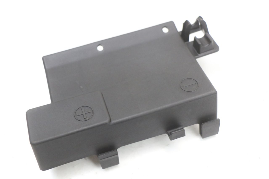 photo de CACHE BATTERIE MOTO GUZZI NORGE 8V GT 1200 (2011 - 2016) - Détail de la pièce