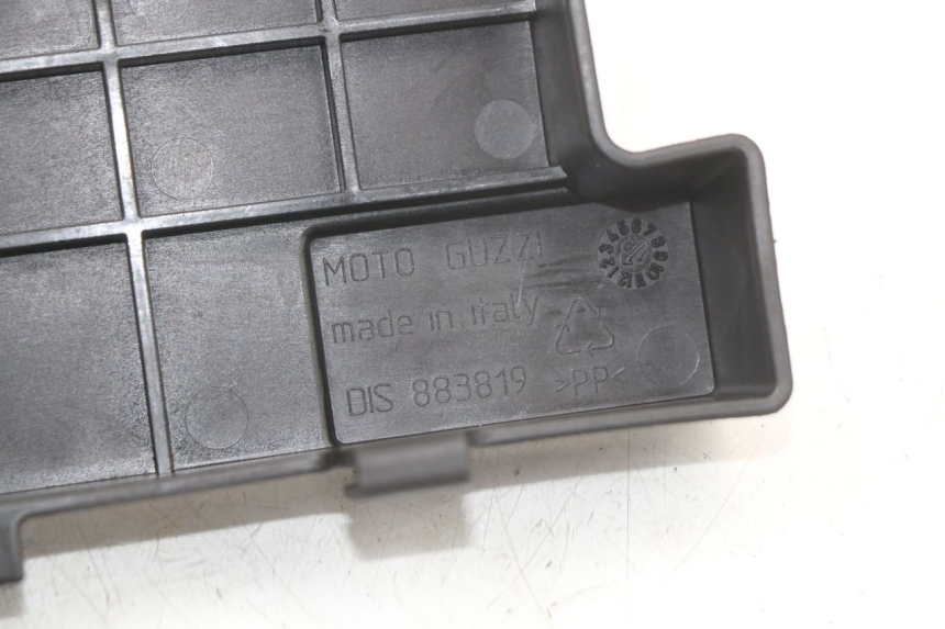 photo de CACHE BATTERIE MOTO GUZZI NORGE 8V GT 1200 (2011 - 2016) - Autre angle de vue