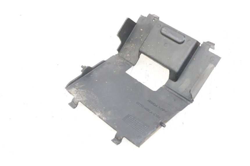 photo de CACHE BATTERIE HONDA NTV DEAUVILLE 650 (1998 - 2001) - Détail de la pièce