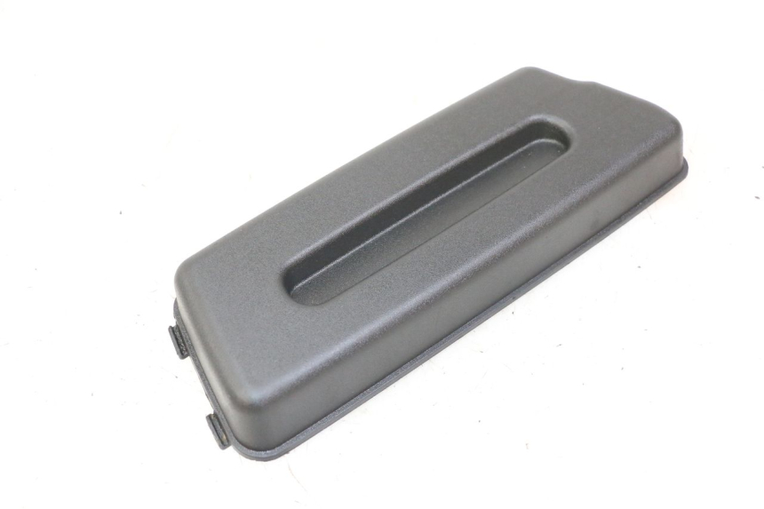 photo de CACHE BATTERIE PIAGGIO FLY 2T 50 (2004 - 2017) - Vue principale