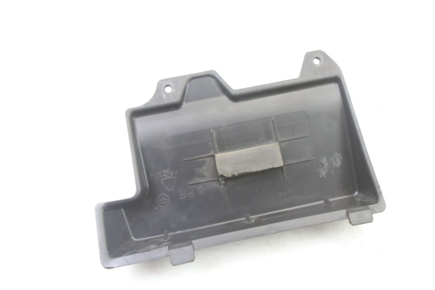 photo de CACHE BATTERIE PIAGGIO ZIP 4T 50 (2018 - 2020) - Autre angle de vue