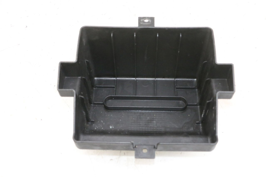 photo de CACHE BATTERIE DAELIM S1 125 (2007 - 2016) - Détail de la pièce