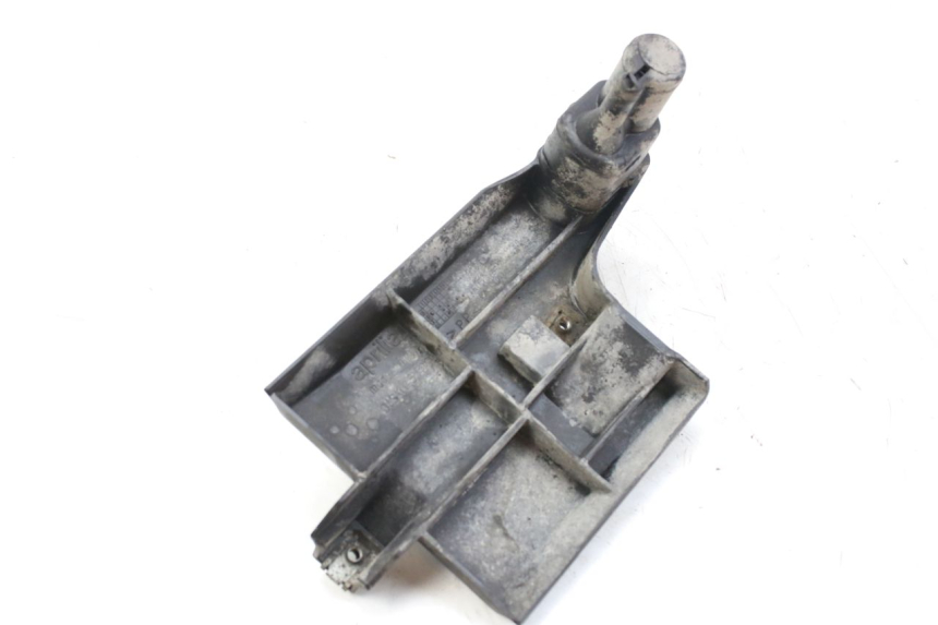 photo de CACHE BATTERIE APRILIA SCARABEO 100 (2003 - 2012) - Zoom état d’usage