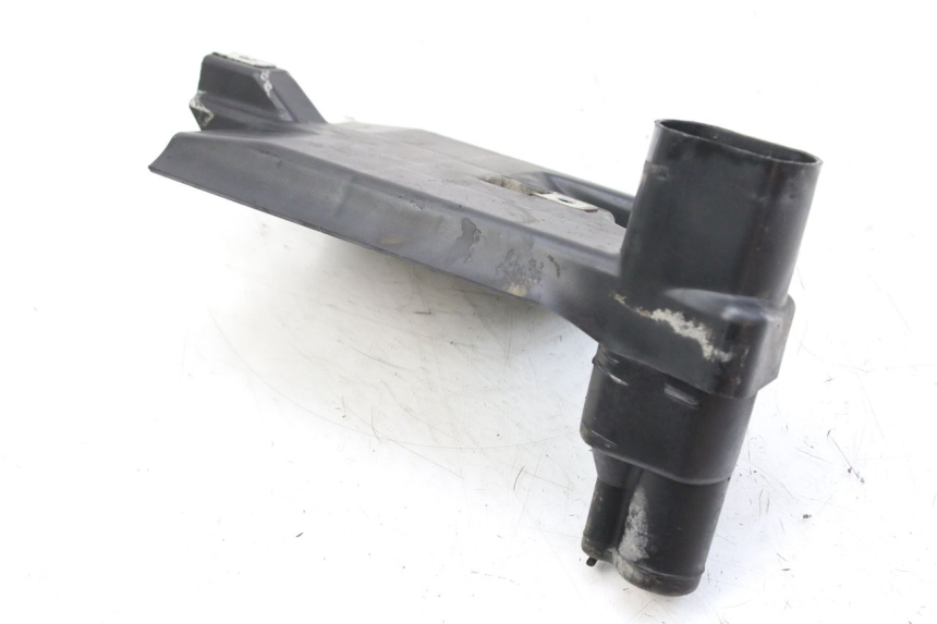 photo de CACHE BATTERIE APRILIA SCARABEO 100 (2003 - 2012) - Gros plan technique